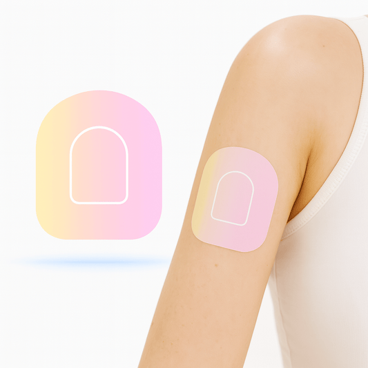 Pinkish Overpatch för Omnipod 5 och Dash på arm för extra fixering och stil.