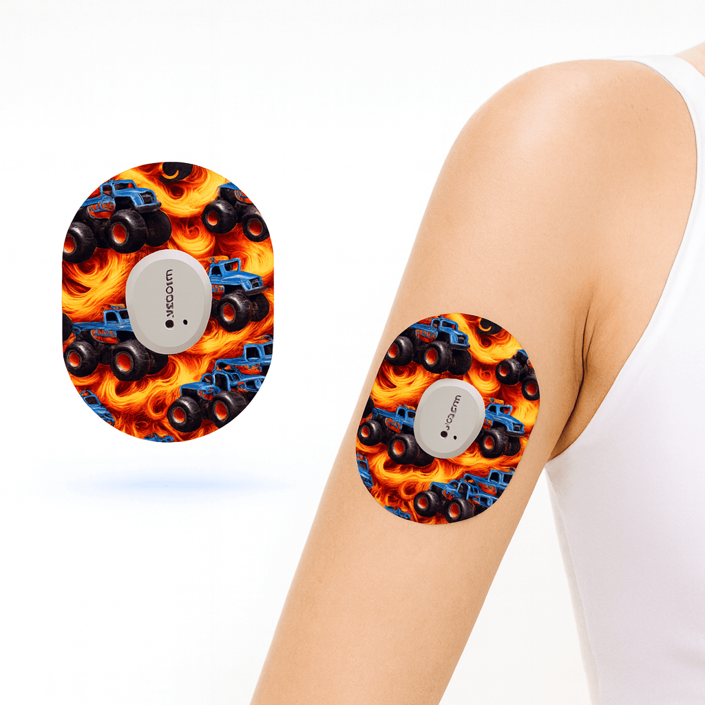 Monstertruck CGM-sensor överpatches Dexcom G7 i eldigt mönster applicerat på en arm.