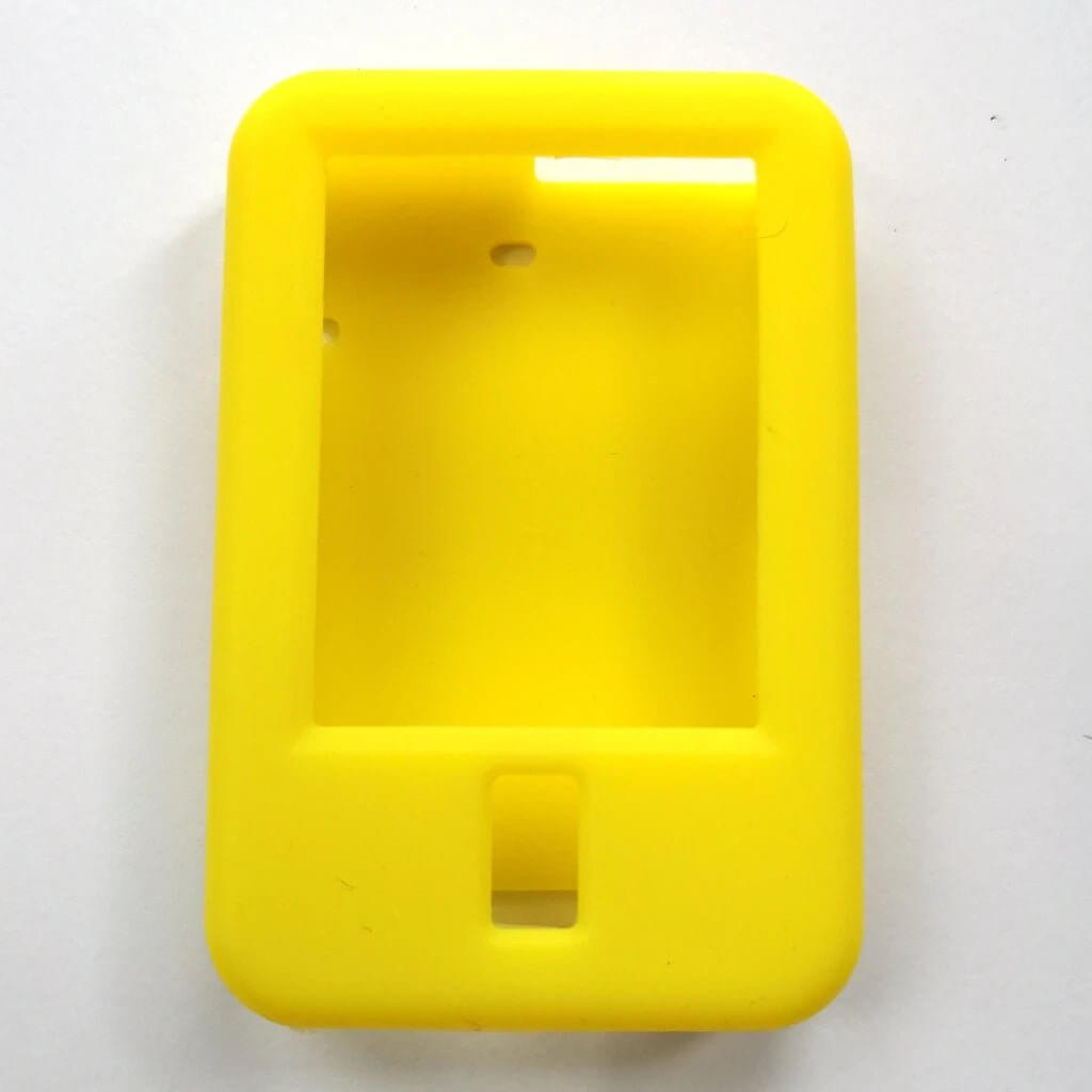 Gult PumpCover silikonskydd för Tandem t:Slim X2 insulinpump, skyddar mot repor och stötar.