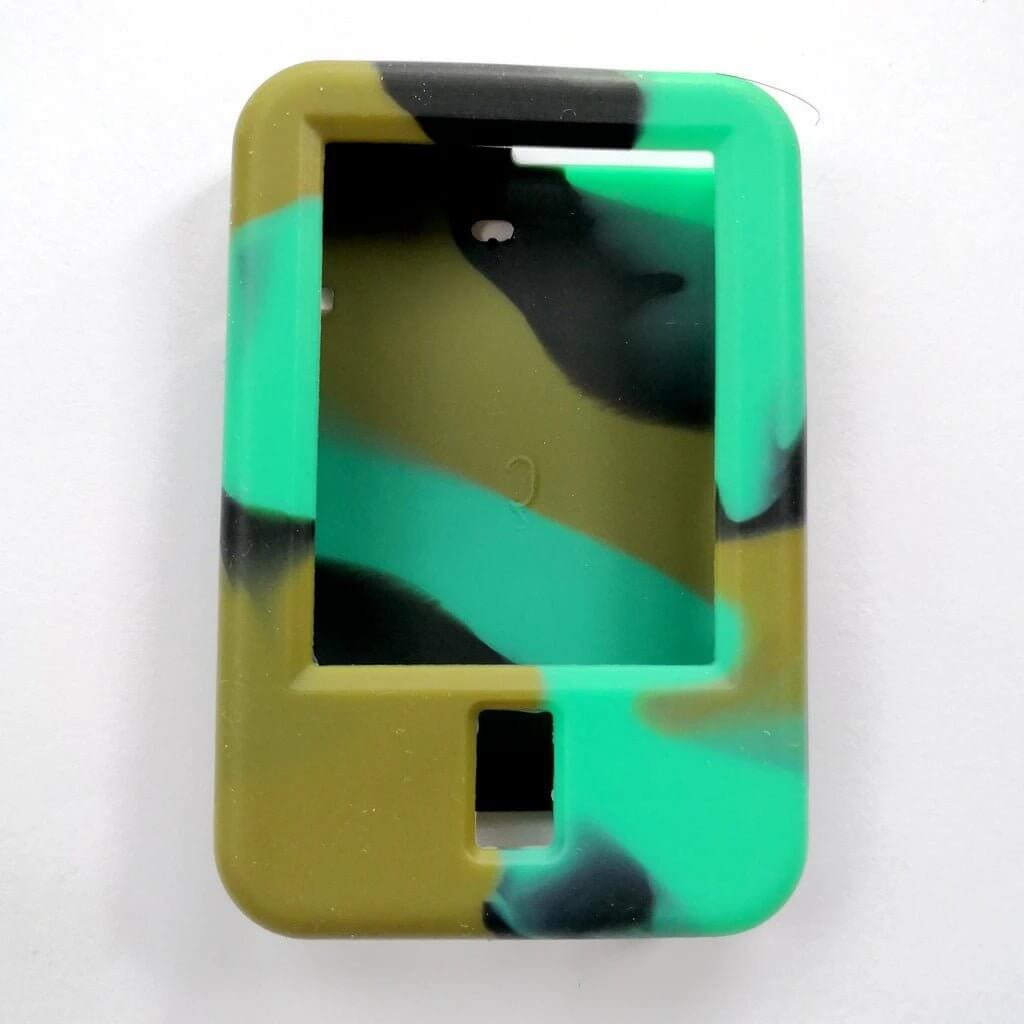 PumpCover – Silikonskydd för Insulinpump Tandem t:Slim X2 i grönt och svart kamouflagemönster