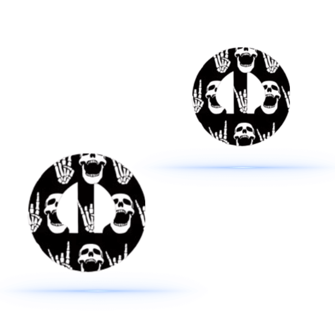 Medtronic Guardian 4 Rock'N'Roll Skull CGM-sensor overpatches med dödskallemönster för säkerhet och stil.