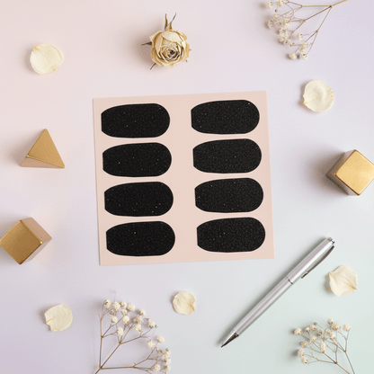 Glitterstickers Dexcom G6 - Svarta glittrande klistermärken för glukossensor, omgiven av dekorativa blommor och geometriska former.